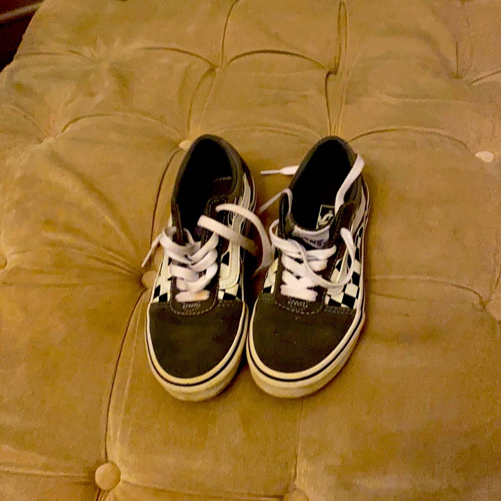 Vans sz 1. Grey and white